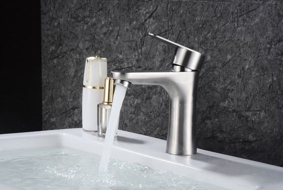 Il preservativo dell'OEM ha spazzolato i rubinetti d'acciaio del bagno nichela di superficie