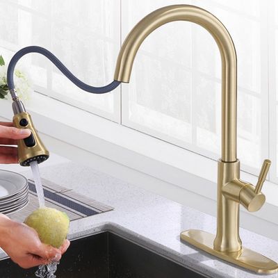 Oro spazzolato SUS304 caldo e rubinetto rotatorio del bacino di grado del miscelatore 36O dell'acqua fredda