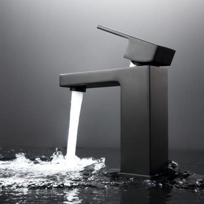 Rubinetto nero spazzolato resistente di lavaggio del piatto della sporcizia che placca Matte Black Basin Taps